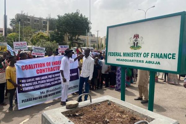 Image of contractors protesting in Abuja